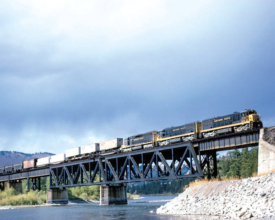 Morning Sun Books Inc. 5720 Northern Pacific – A Personal Perspective (Softcover)