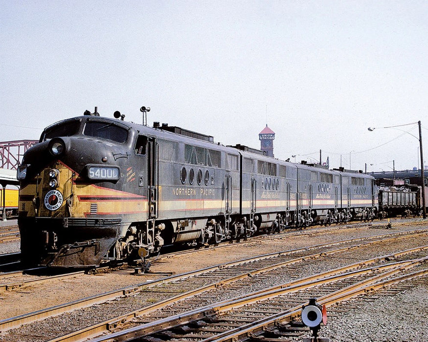 Morning Sun Books Inc. 5720 Northern Pacific – A Personal Perspective (Softcover)