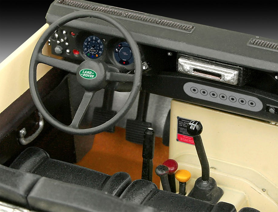 Revell 07056 1:24 Land Rover Series III LWB