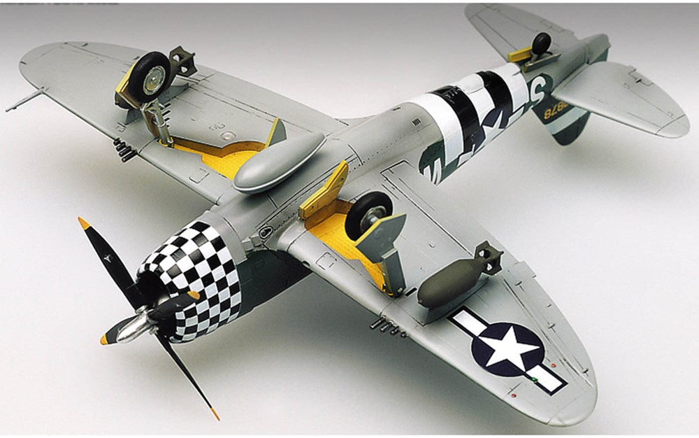 Academy 12474 1:72 Republic P-47D Thunderbolt "Eileen"