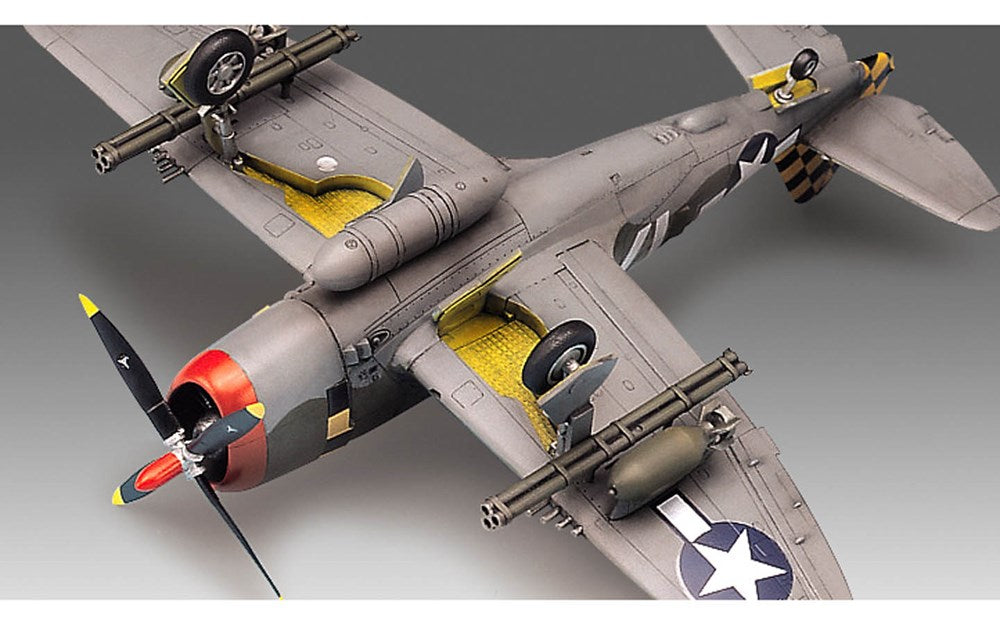 Academy 12492 1:72 Republic P-47D Thunderbolt "Razorback"
