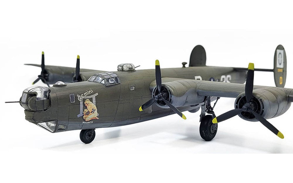 Academy 12584 1:72  Consolidated B-24H Liberator