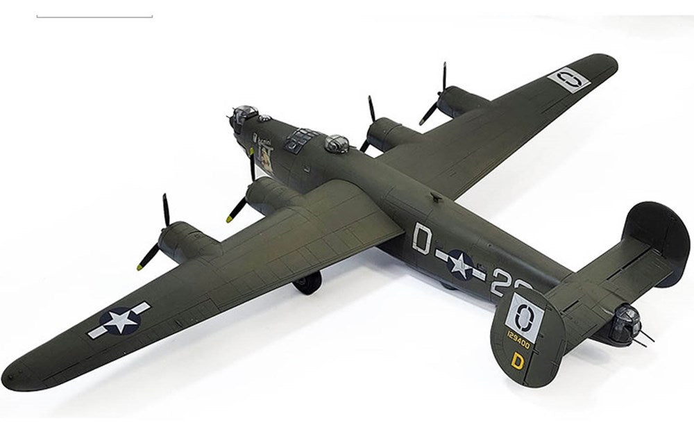 Academy 12584 1:72  Consolidated B-24H Liberator