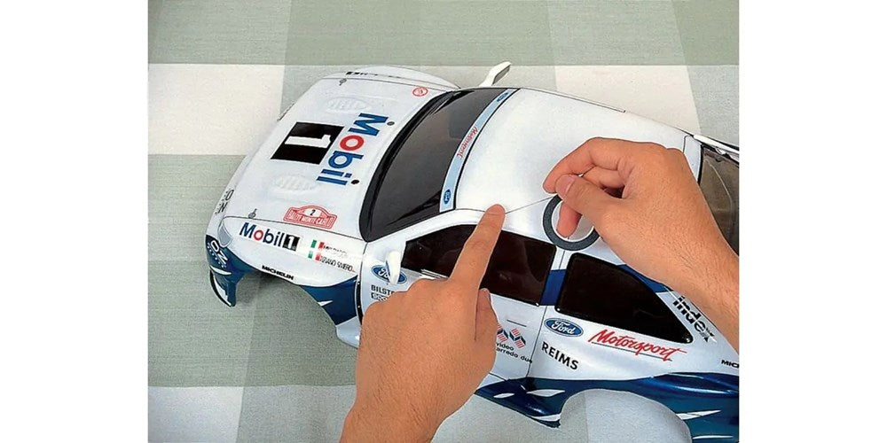 Kyosho 1860 Pin Stripe Tape 0.7mm x 8m