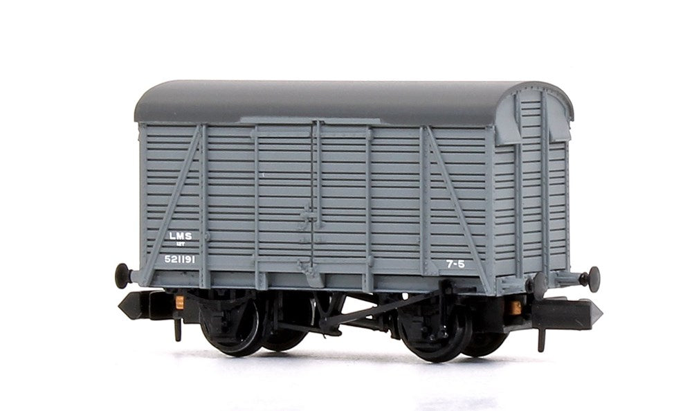 Graham Farish [N] 377-431 SR 12T Ventilated Van 2+2 Planked - LMS Grey