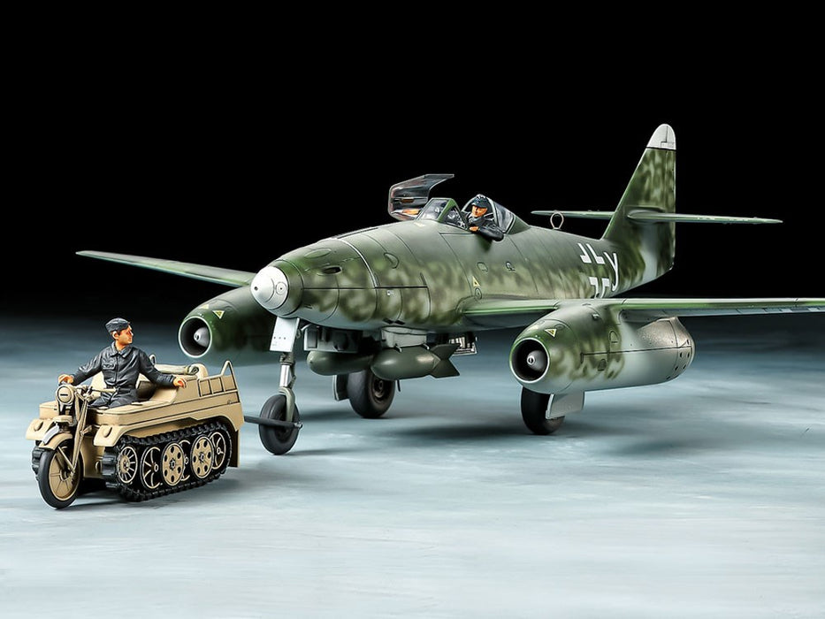 Tamiya 25215 1/48 ME262A-2A & Kettenkraftrad