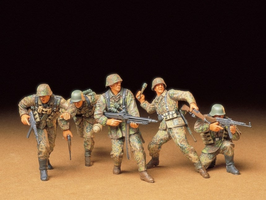 Tamiya 35196 1/35 Scale WWII German Front-LIne Infantrymen Set