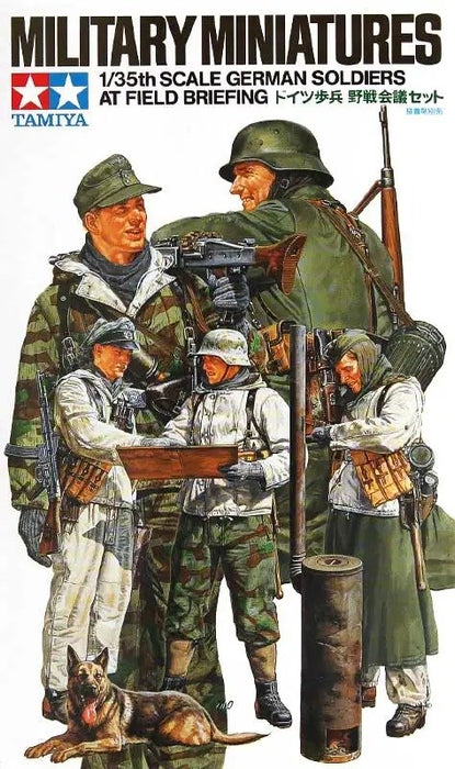 Tamiya 35212 1/35 Scale WWII German Soldiers at Field Briefing