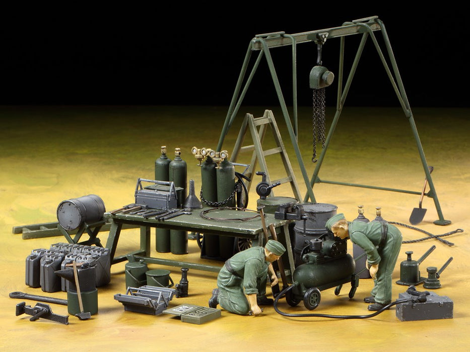 Tamiya 37023 1/35 Scale WWII German Field Maintenance Team & Equipment Set