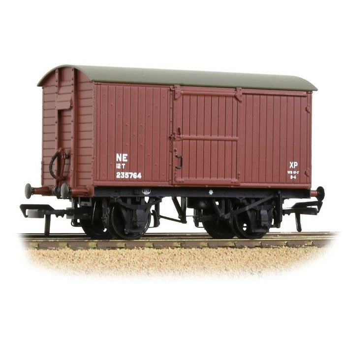 Branchline [OO] 38-375B LNER 12T Ventilated Van Planked Ends - LNER Bauxite