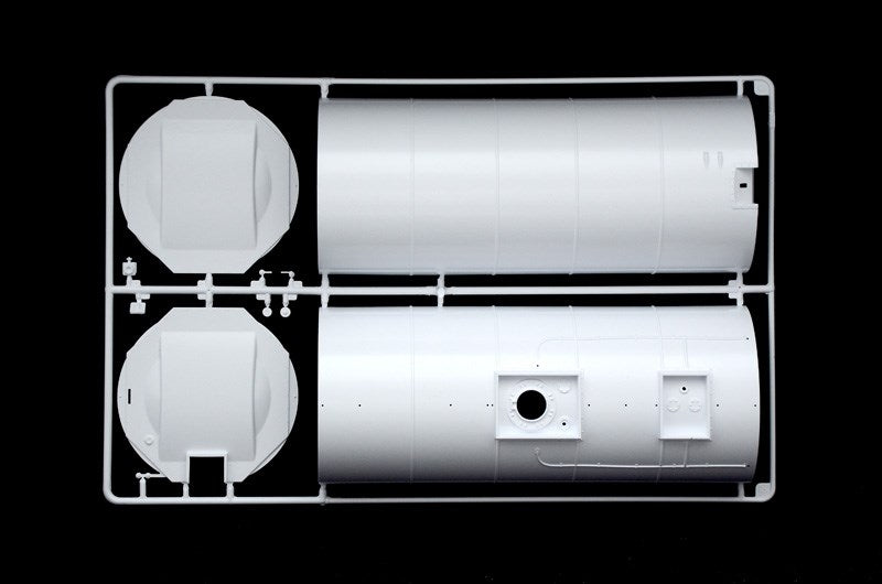 Italeri 3929 1:24 Tecknokar Trailer with 20' Tank