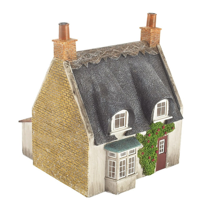 Bachmann Scenecraft [OO] 44-122 Scenecraft Thatched Cottage - Honey Stone & Red Door