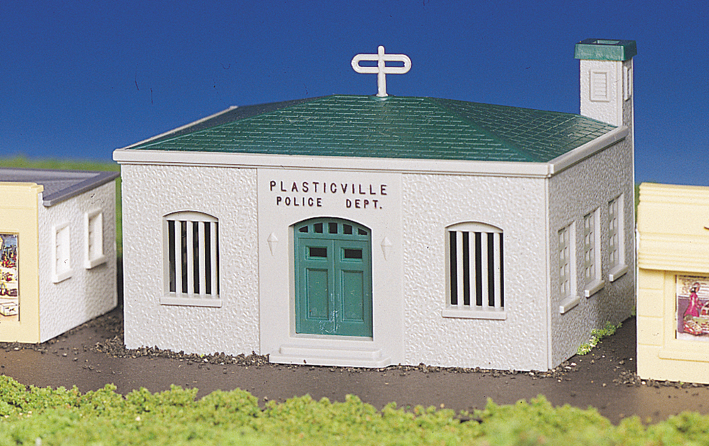 Bachmann USA 45145 [HO] Plasticville Police Station - Classic Kit (No Decals)