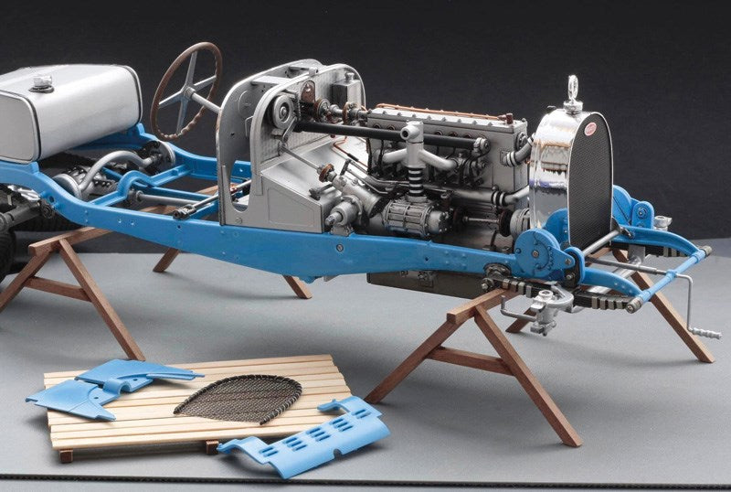 Italeri 4713 1:12 Bugatti Type 35B Roadster