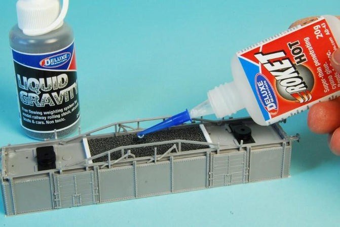 Deluxe Materials BD38 Liquid Gravity 240g