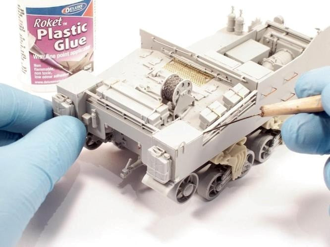 Deluxe Materials AD62 Roket Plastic Glue 30ml