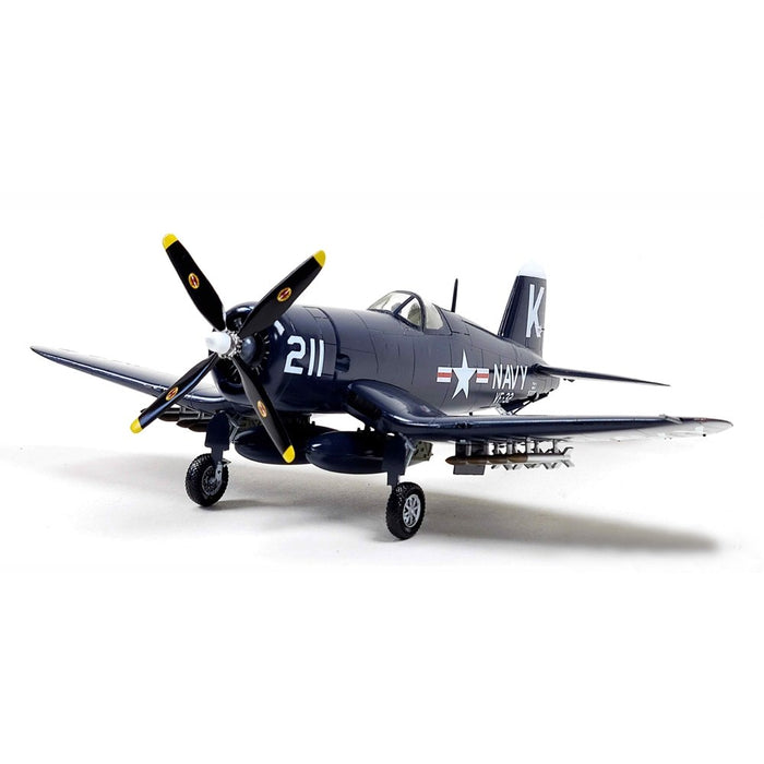 Academy 12353 1:48 USN F4U-4 Corsair "Battle of Jangjin Reservoir"