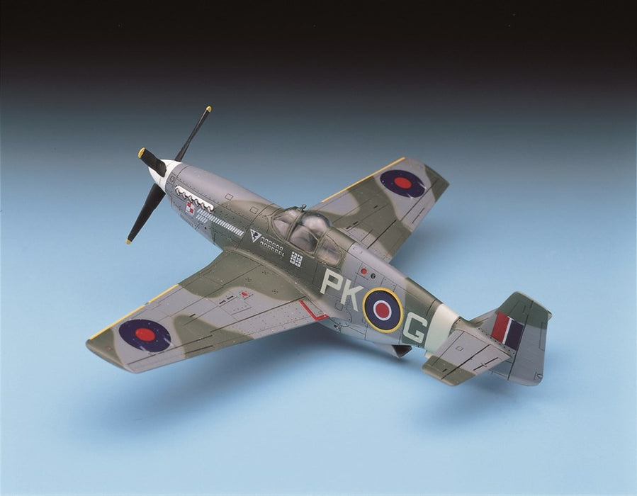 Academy 12464 1:72 P-51B Mustang