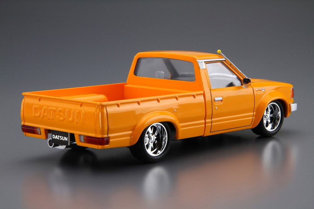 Aoshima 20077 1:24 Datsun Truck Custom '82