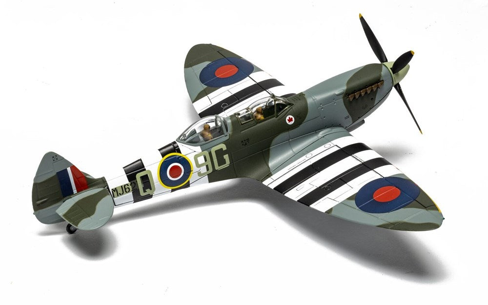 Corgi AA29202 – Spitfire T9 MJ627 9G-Q G-BMSB – échelle 1/72 – Version Biplace Du Légendaire Chasseur De La RAF