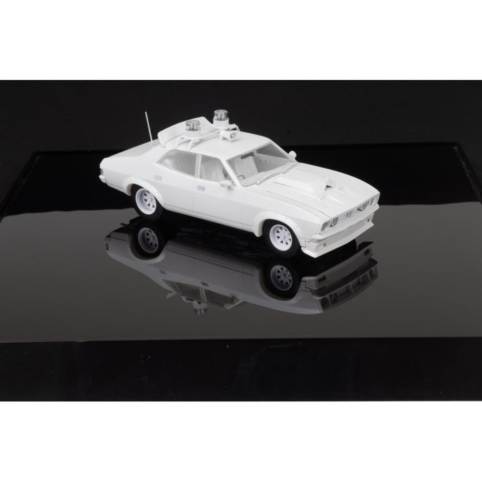 DDA-911K 1:24 Ford Falcon XB V8 Interceptor Plastic Model Kit