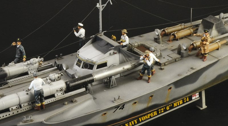 Italeri 5624 1:35 Vosper MTB 74 with Crew