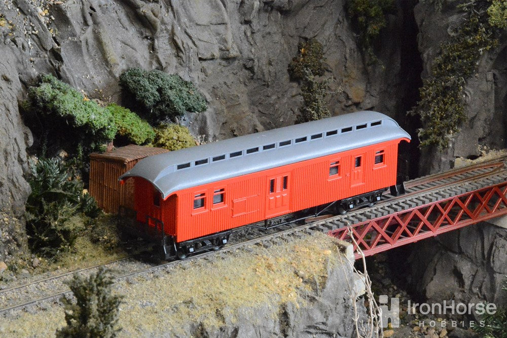 Frateschi 2497NZ HO Old Time Wooden Baggage Car - Red