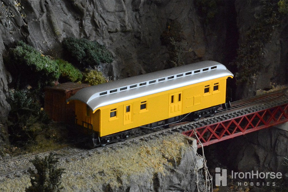 Frateschi 2615NZ HO Old Time Wooden Baggage Car - Yellow