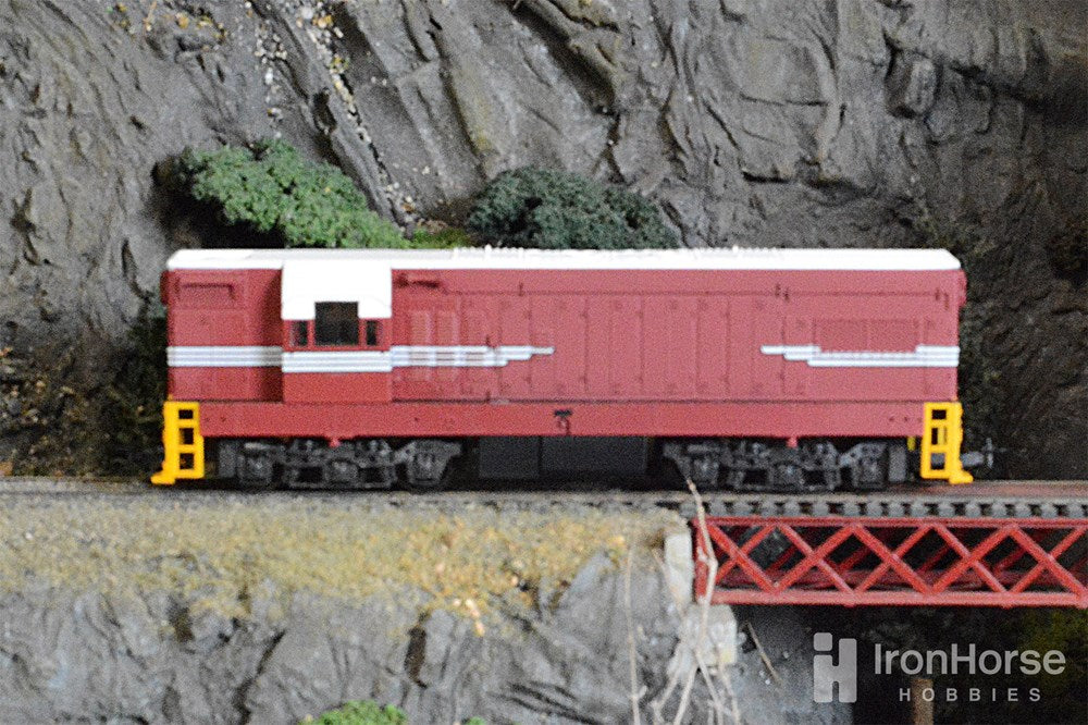 Frateschi 3149 NZR HO DA Locomotive in traditional red