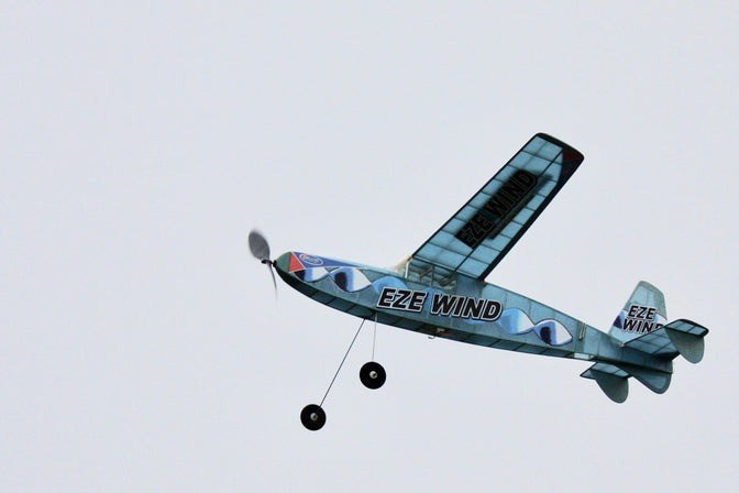 Deluxe Materials LU03 Eze-Wind