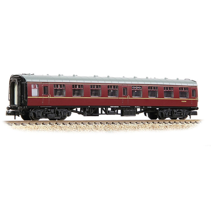Graham Farish 374-061D [N] 1:148 BR Mk1 SK Second Corridor M25749 in BR Maroon