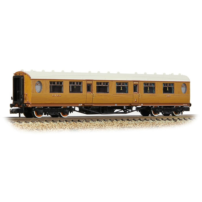 Graham Farish [N] 376-225A LNER Thompson Composite Corridor in LNER Teak Effect