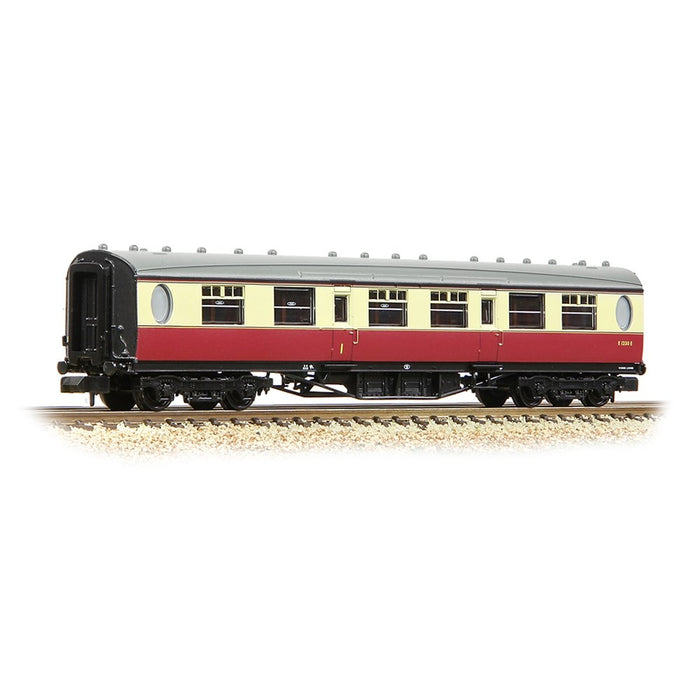 Graham Farish [N] 376-226A LNER Thompson Composite Corridor in BR Crimson & Cream