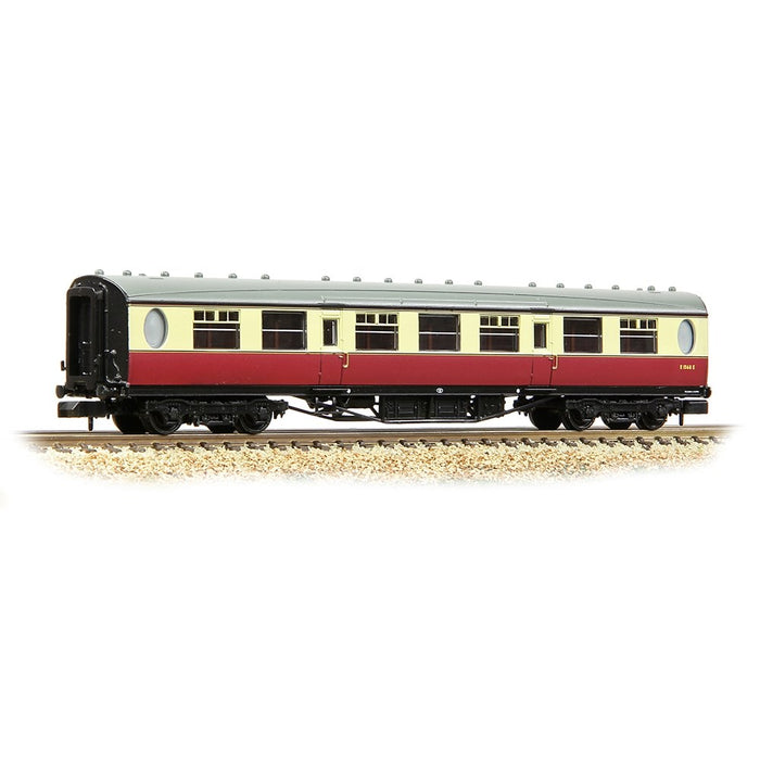 Graham Farish [N] 376-251A LNER Thompson Third Corridor in BR Crimson & Cream