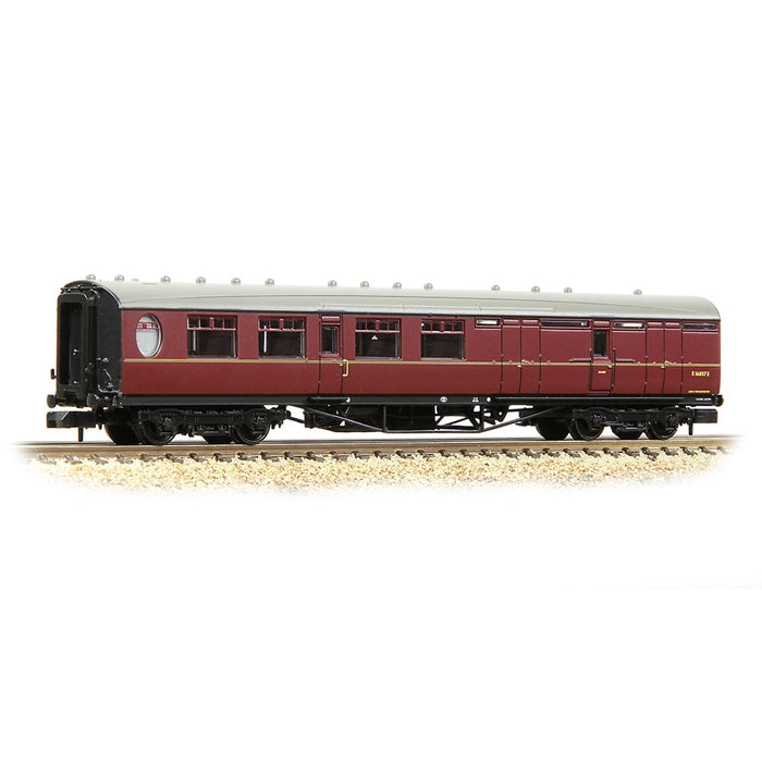 Graham Farish [N] 376-277 LNER Thompson Brake Second Corridor in BR Maroon