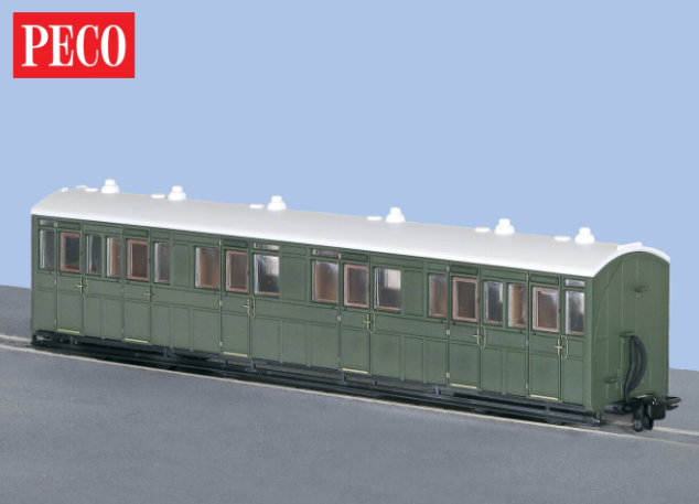 Peco GR-401U OO-9 Composite Coach Unlettered Green