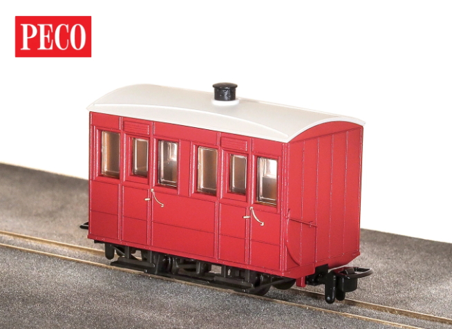Peco GR-500UR OO-9 4 Wheel Enclosed Side Coach Red