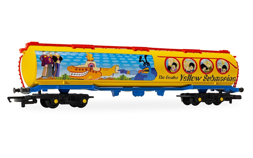 Hornby R60314 OO The Beatles - 'Yellow Submarine' - 100T Tanker Wagon