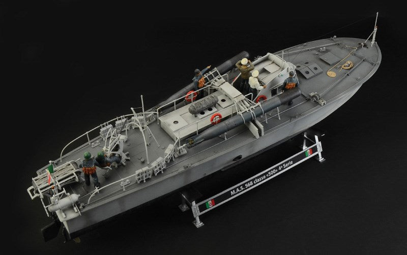 Italeri 5626 1:35 M.A.S. 563/568 with crew