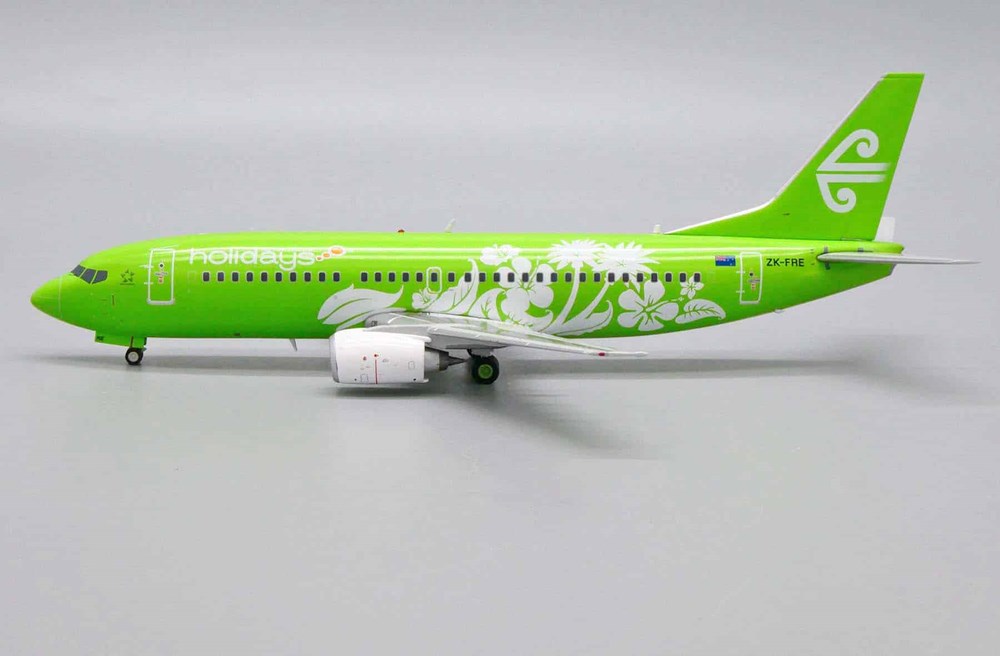 JC Wings XX20074 1:200 Air New Zealand Boeing B737-300 “Holidays” ZK-FRE