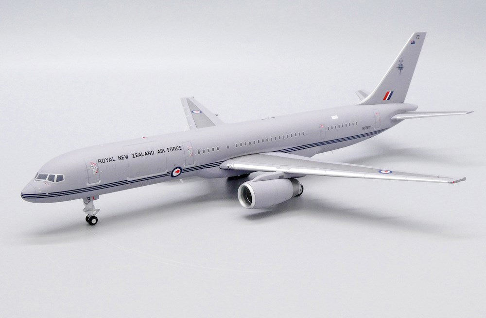JC Wings XX20099 1:200 RNZAF Royal New Zealand Air Force Boeing 757-200 NZ7572 "75th Anniversary"