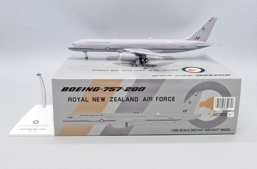 JC Wings XX20099 1:200 RNZAF Royal New Zealand Air Force Boeing 757-200 NZ7572 "75th Anniversary"