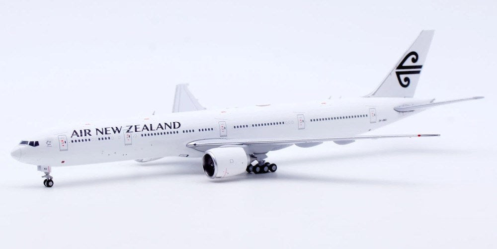 JC Wings XX40646 1:400 Air New Zealand Boeing 777-300ER ZK-OKU "All White"