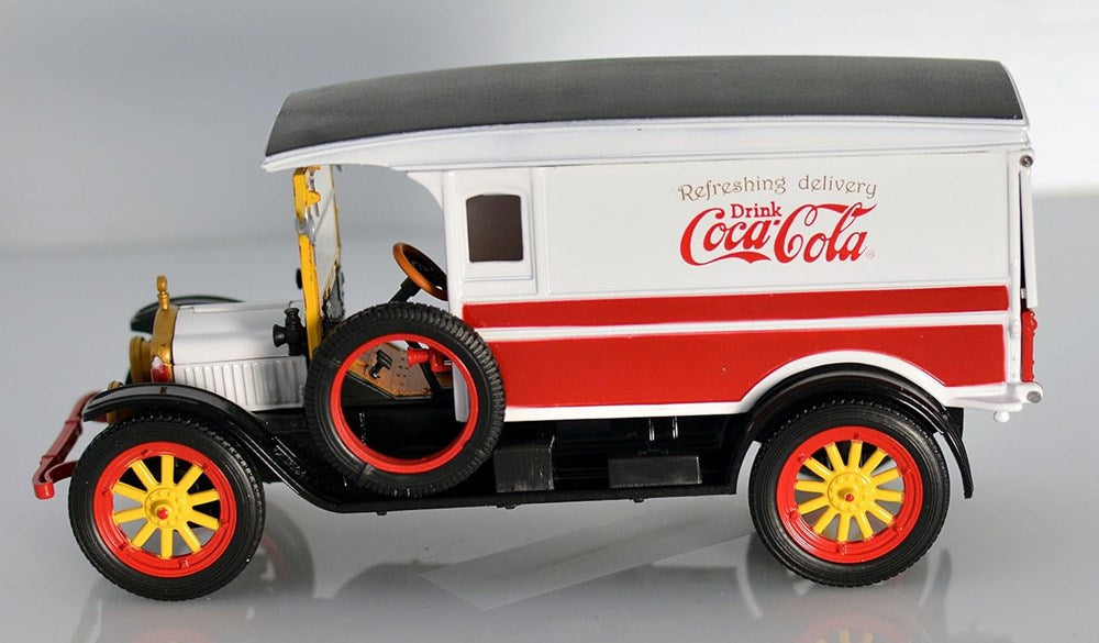 Motor City Classics MC-441761 1:32 White Van (Coca Cola)