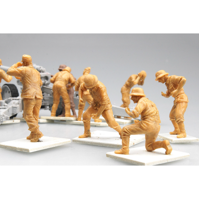 Trumpeter 00426 1:35 German s.FH 18 Field Howitzer Gun Crew Ammo Supplied Team