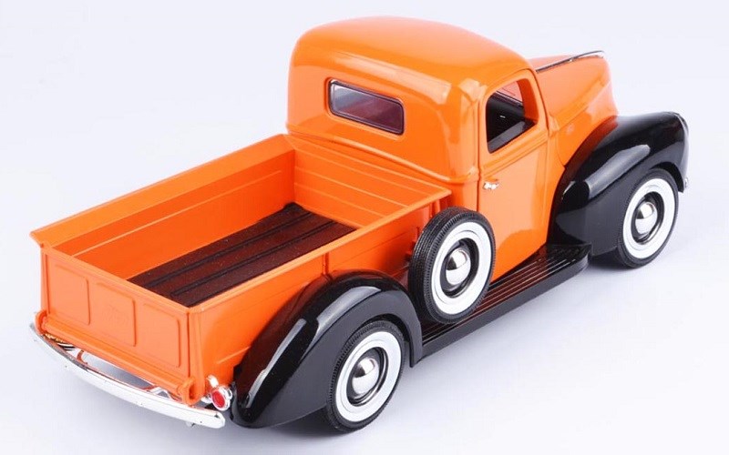 MotorMax 73170 1:18 1940 Ford Pick Up