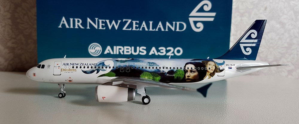 Phoenix 04017 1:400 Air New Zealand Airbus A320-200 ZK-OJA "Lord of the Rings - Arwen & Eowyn"