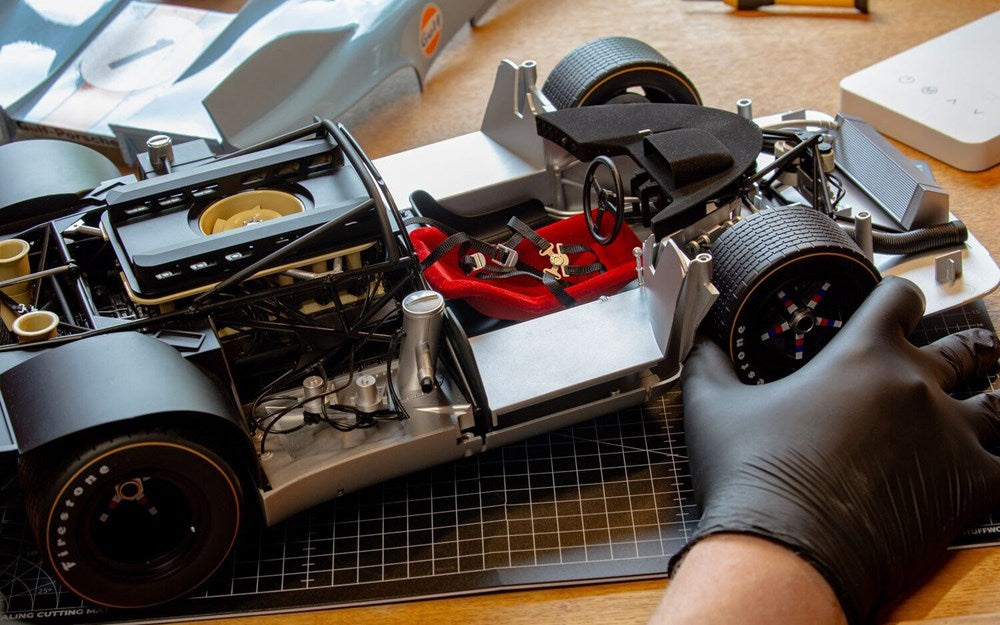 Pocher HK118 1:8 Porsche 917K - Gulf Edition - Museum Quality Kitset