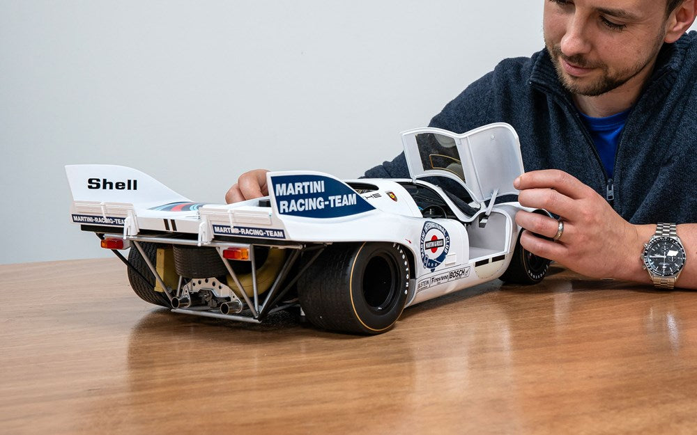 Pocher HK122 1:8 Porsche 917KH – MARTINI Edition - Museum Quality Kitset