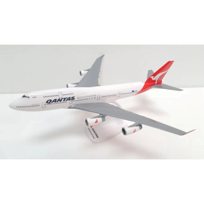 PPC Holland 220570 1:250 QANTAS BOEING 747-400 VH-OJA (Snap-Fit - Requires some assembly)
